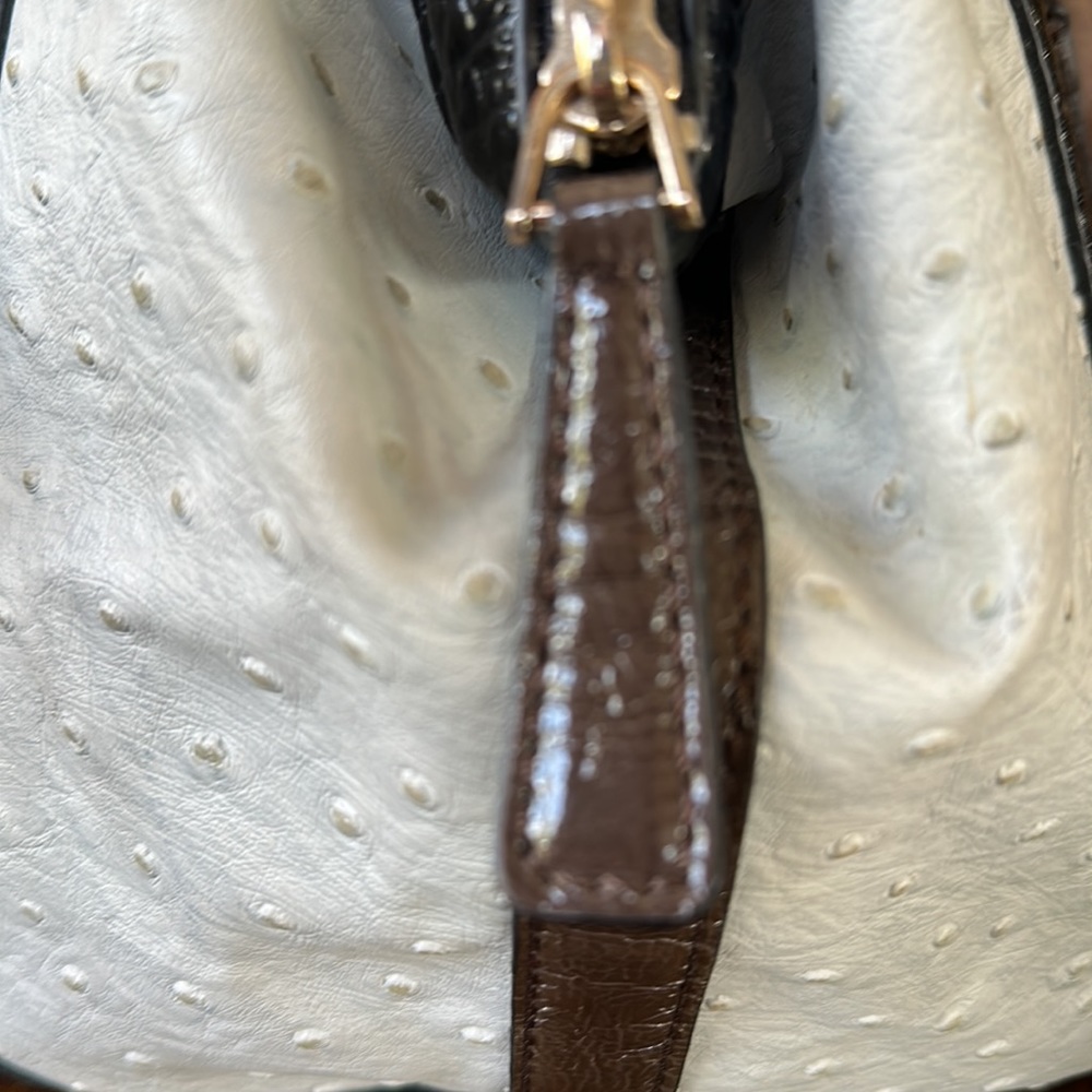 Guess Bag - Picture 7 of 16